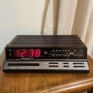 Vintage Realistic Chronomatic 267 AM/FM Alarm Clock Radio‎ 12-1577 Wood Working
